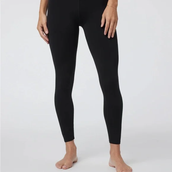 Vuori Black Leggings - Picture 3 of 6